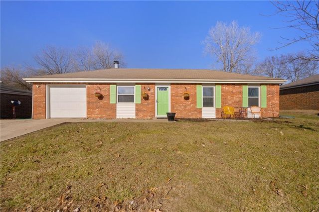 816 NE Pollard Street, Lee's Summit, MO 64086