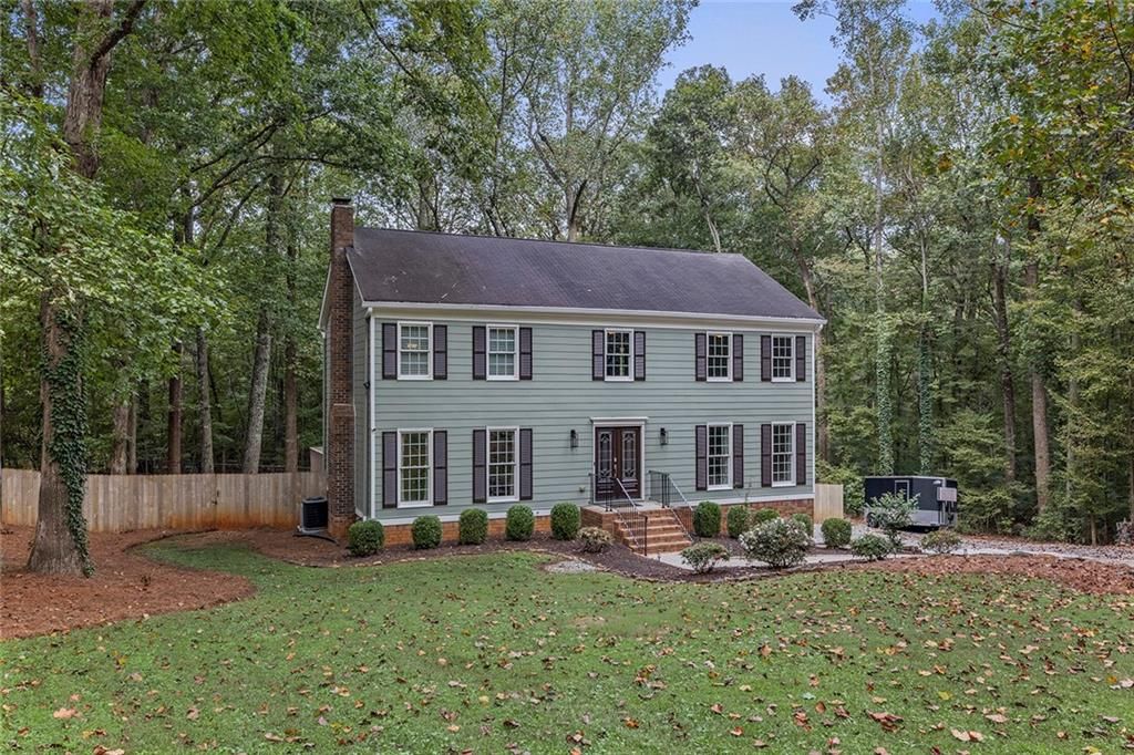 1011 Guys SW Court, Lilburn, GA 30047