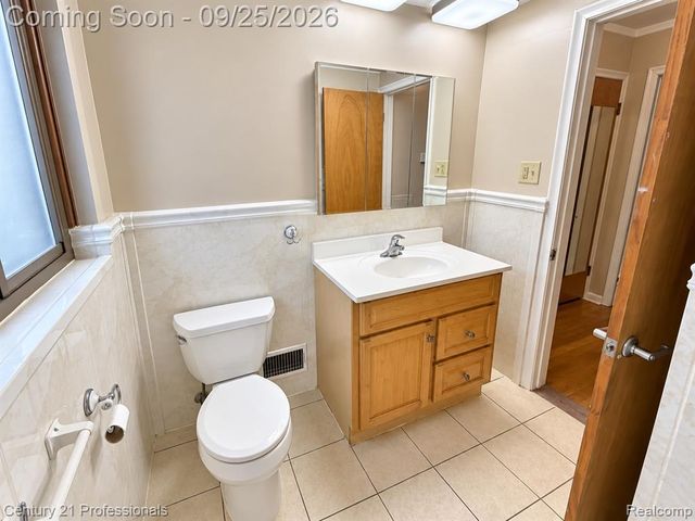 9290 Jerome, Redford, MI 48239