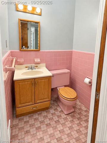 9290 Jerome, Redford, MI 48239