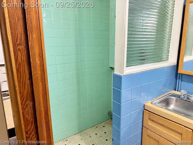 9290 Jerome, Redford, MI 48239