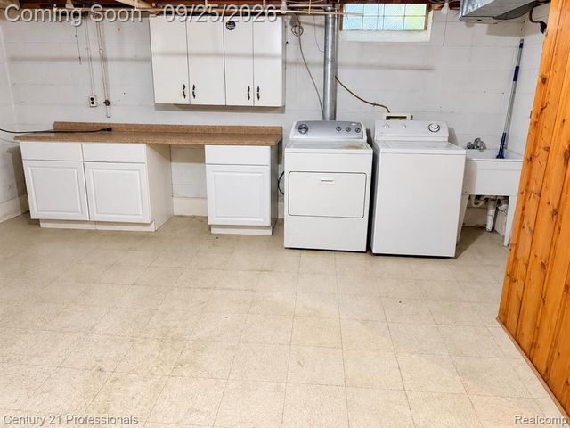 9290 Jerome, Redford, MI 48239