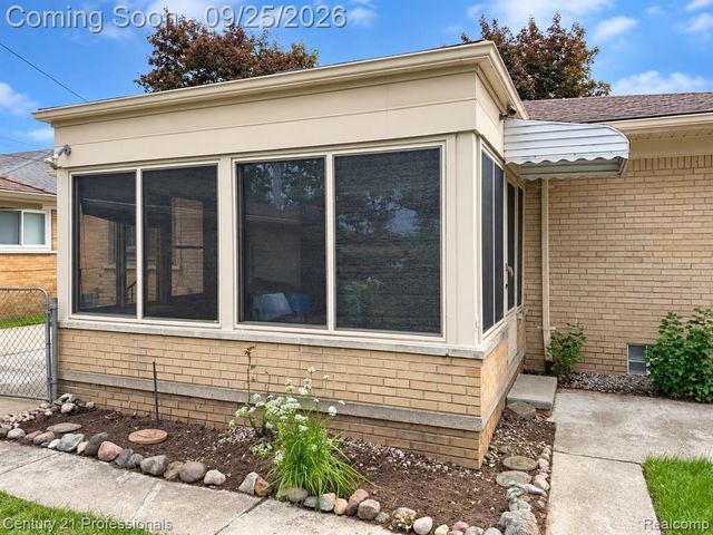 9290 Jerome, Redford, MI 48239