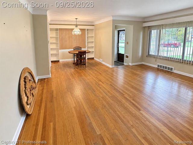 9290 Jerome, Redford, MI 48239