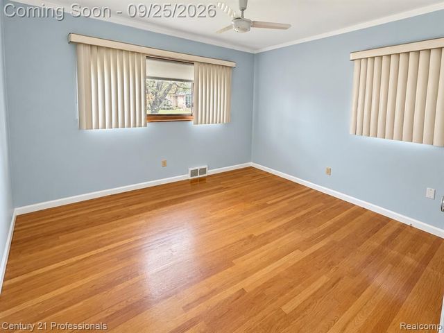 9290 Jerome, Redford, MI 48239