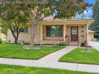 9290 Jerome, Redford, MI 48239