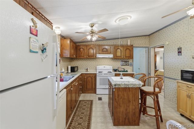 6834 W Sunnycrest Lane, Homosassa, FL 34448