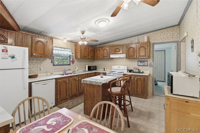 6834 W Sunnycrest Lane, Homosassa, FL 34448