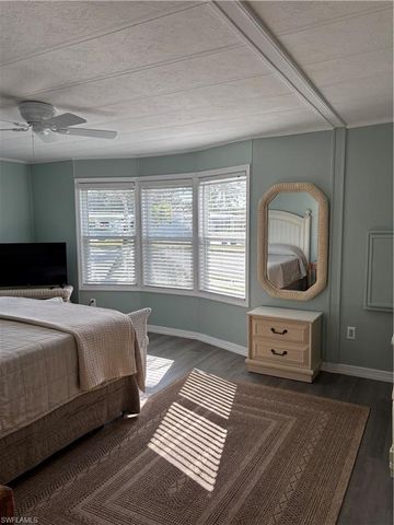 618 Charlemagne BLVD, Naples, FL 34112