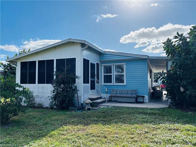 618 Charlemagne BLVD, Naples, FL 34112