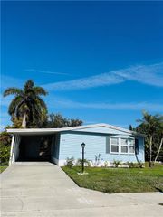 618 Charlemagne BLVD, Naples, FL 34112