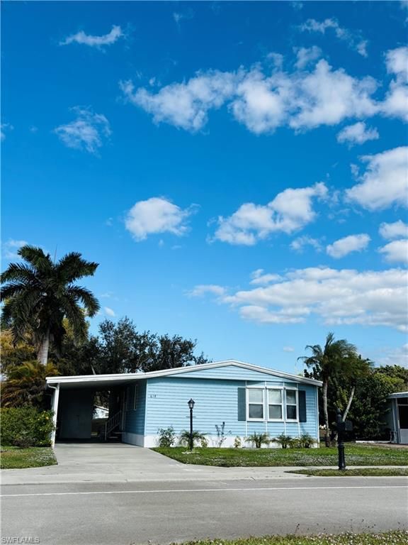 618 Charlemagne BLVD, Naples, FL 34112