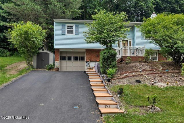 273 Pinehurst Avenue, East Greenbush, NY 12144