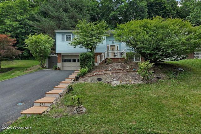 273 Pinehurst Avenue, East Greenbush, NY 12144