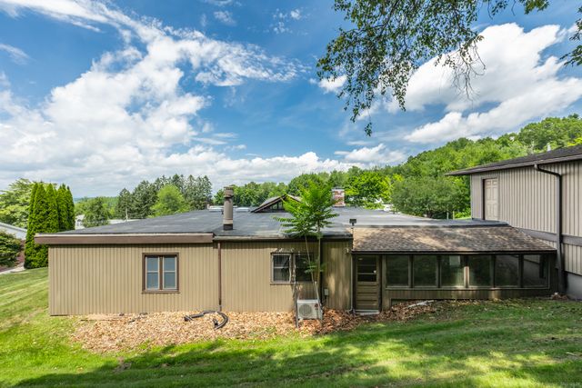 31 Gail Drive, Ellington, CT 06029