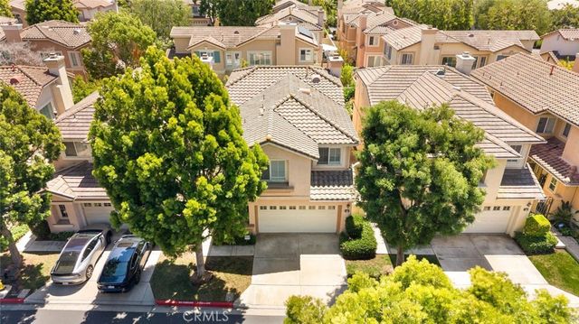 32 Santa Cruz Aisle, Irvine, CA 92606