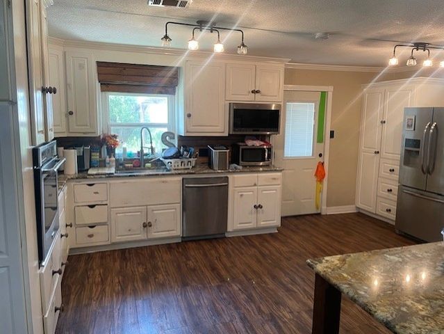 130 Castleman Circle, Hewitt, TX 76643