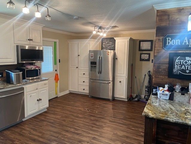 130 Castleman Circle, Hewitt, TX 76643