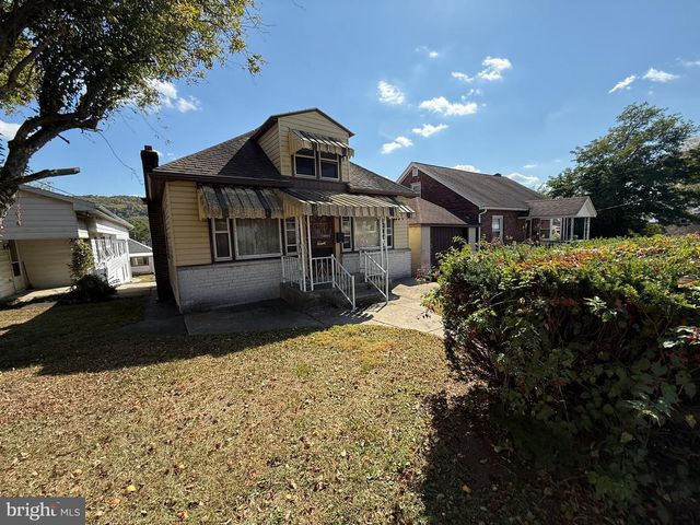 442 W WILLING ST, Tamaqua, PA 18252