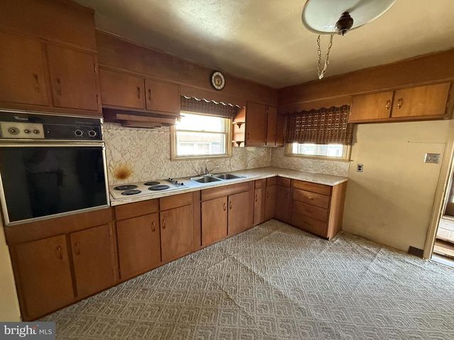 442 W WILLING ST, Tamaqua, PA 18252