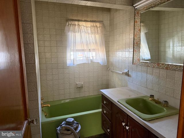 442 W WILLING ST, Tamaqua, PA 18252