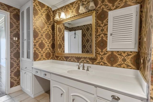 700 E Hildebrand Ave Apt 703, San Antonio, TX 78212