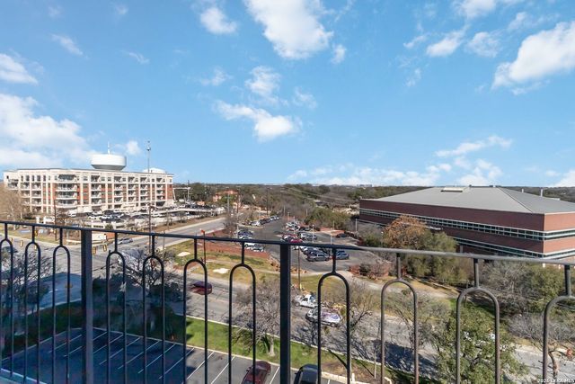 700 E Hildebrand Ave Apt 703, San Antonio, TX 78212