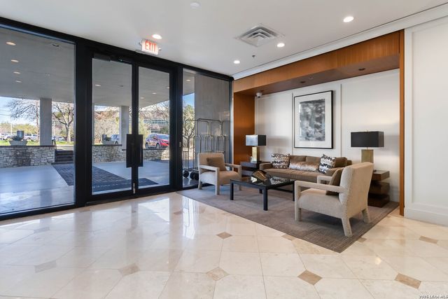 700 E Hildebrand Ave Apt 703, San Antonio, TX 78212