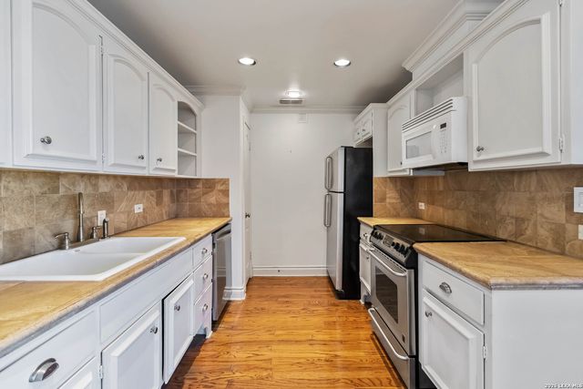 700 E Hildebrand Ave Apt 703, San Antonio, TX 78212