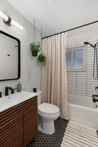 37208 Gilchrist Street, Westland, MI 48186