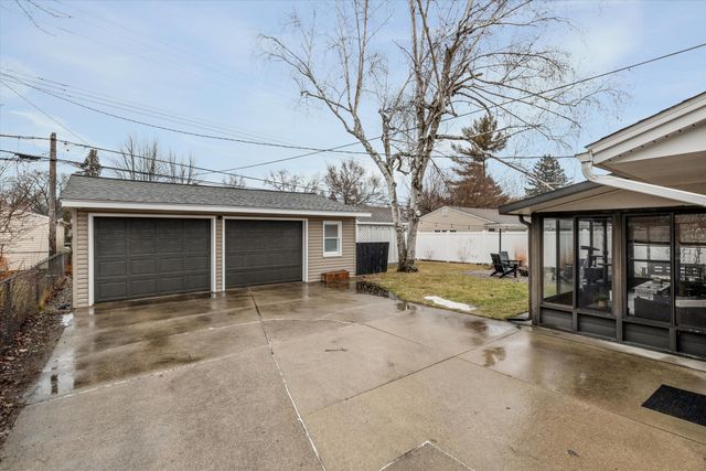 37208 Gilchrist Street, Westland, MI 48186