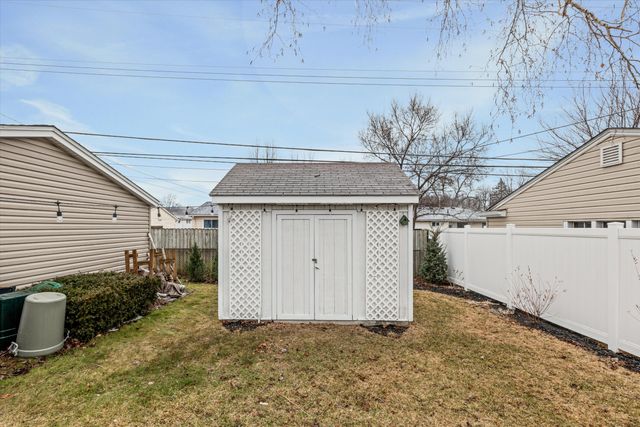 37208 Gilchrist Street, Westland, MI 48186