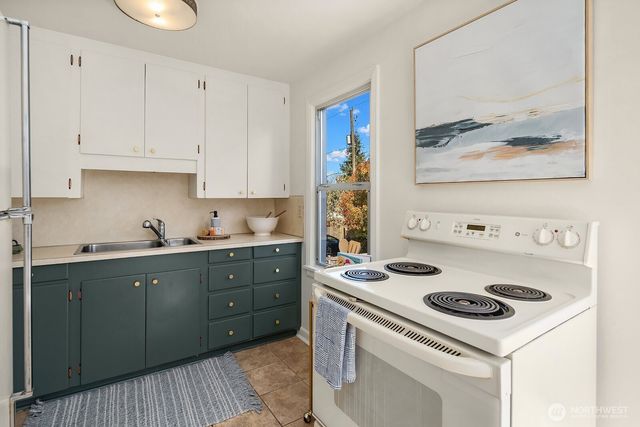 7924 13th Avenue SW, Seattle, WA 98106