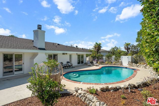 22505 Dardenne Street, Calabasas, CA 91302