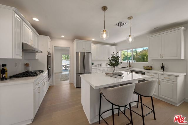 22505 Dardenne Street, Calabasas, CA 91302