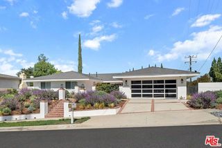 22505 Dardenne Street, Calabasas, CA 91302
