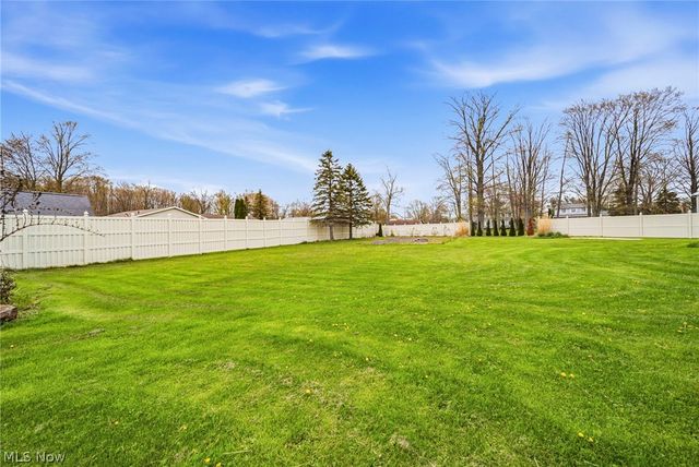 1584 Hemlock Drive, Ashtabula, OH 44004