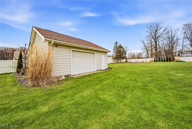 1584 Hemlock Drive, Ashtabula, OH 44004