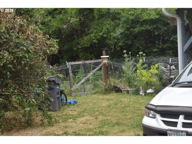 109 MCCLURE Ln, Eugene, OR 97404