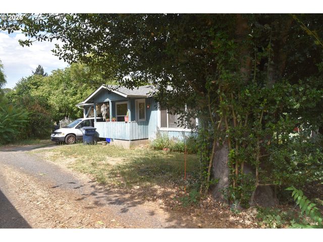 109 MCCLURE Ln, Eugene, OR 97404
