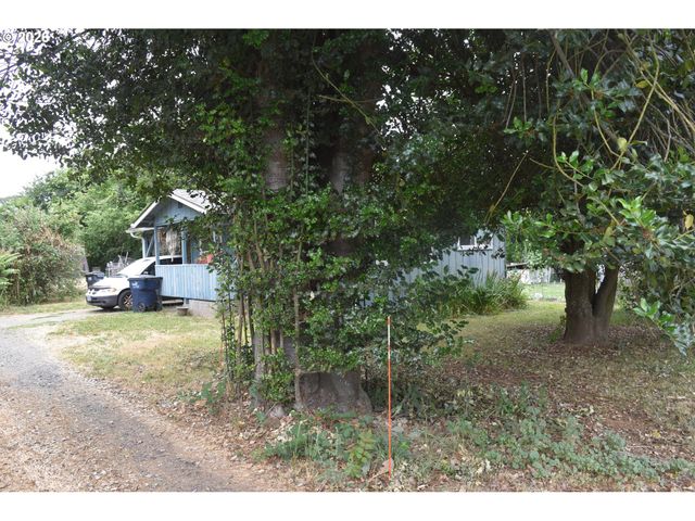 109 MCCLURE Ln, Eugene, OR 97404