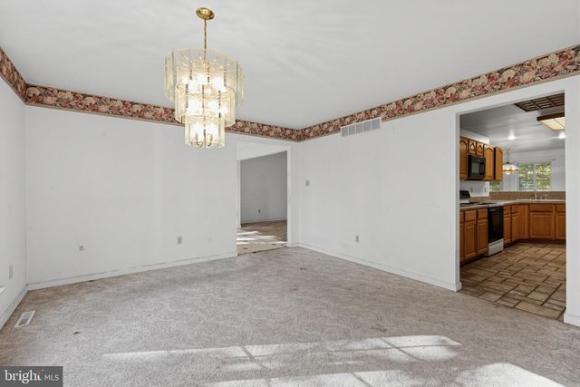 3072 LONG RD, Green Lane, PA 18054