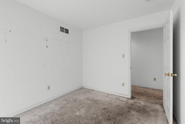 3072 LONG RD, Green Lane, PA 18054