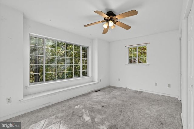 3072 LONG RD, Green Lane, PA 18054