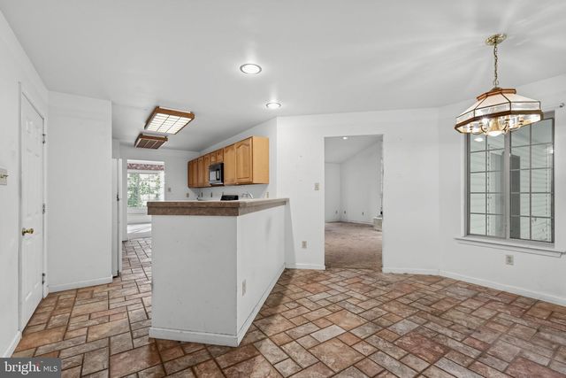 3072 LONG RD, Green Lane, PA 18054
