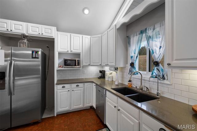 8239 Rocky Woods, Hillsboro, MO 63050