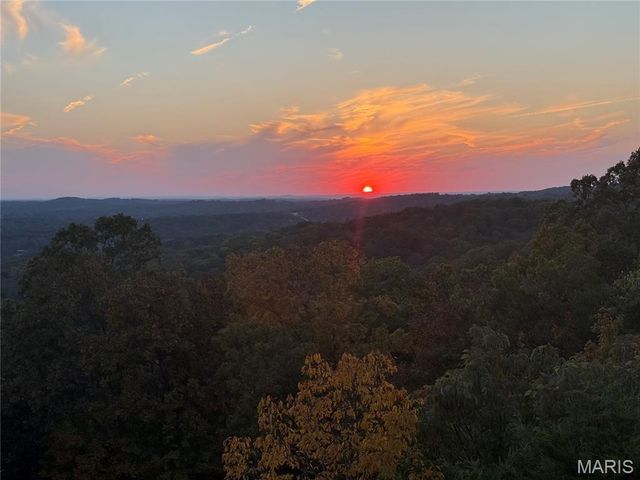 8239 Rocky Woods, Hillsboro, MO 63050