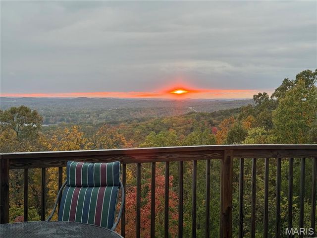 8239 Rocky Woods, Hillsboro, MO 63050