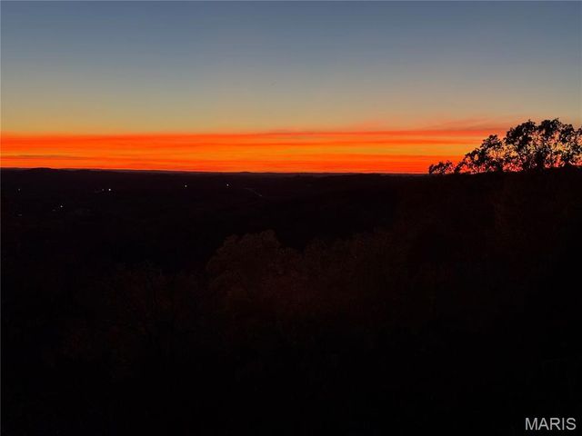 8239 Rocky Woods, Hillsboro, MO 63050