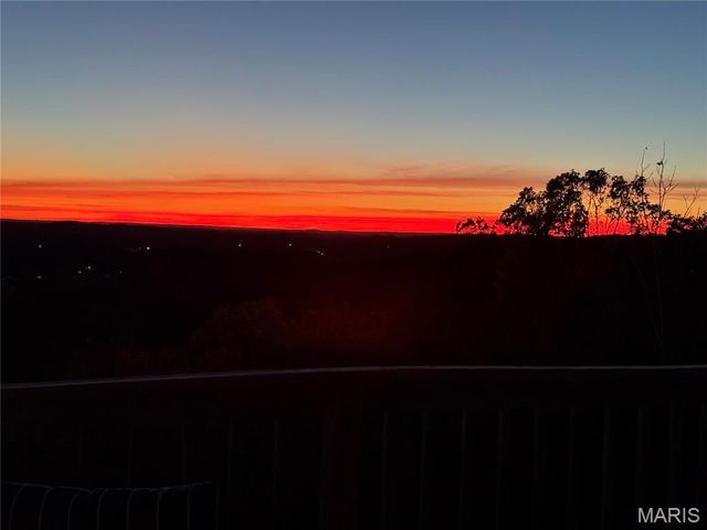 8239 Rocky Woods, Hillsboro, MO 63050